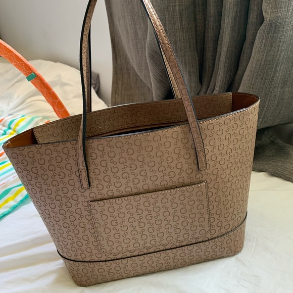 Guess - Picture 2 of 9